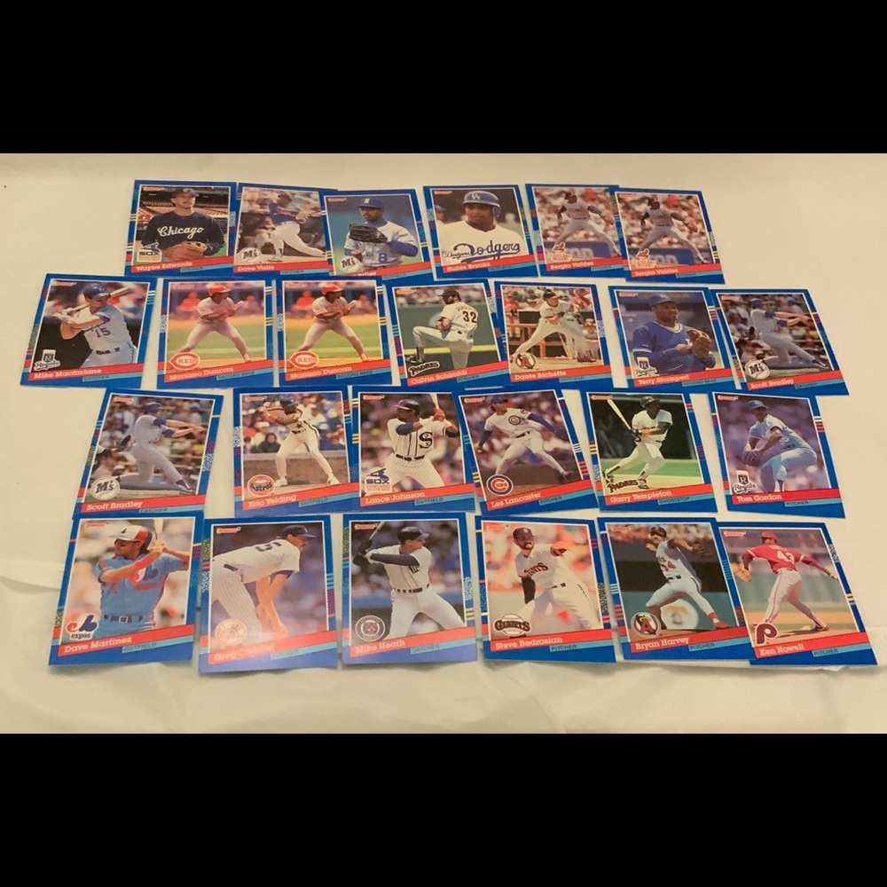 Bundle of Baseball Cards Lot 224